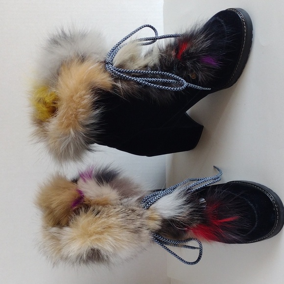 Stuart Weitzman Yukon navy suede booties 9 M - Picture 2 of 16